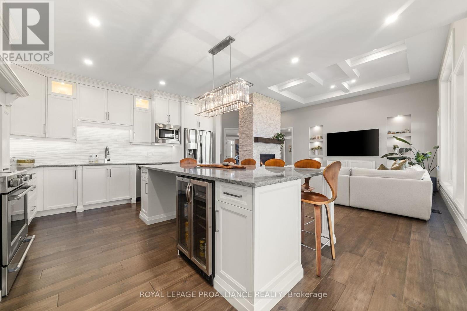 












77 NAVIGATION DRIVE

,
Prince Edward County (Ameliasburg Ward),




Ontario
K8N0G1


