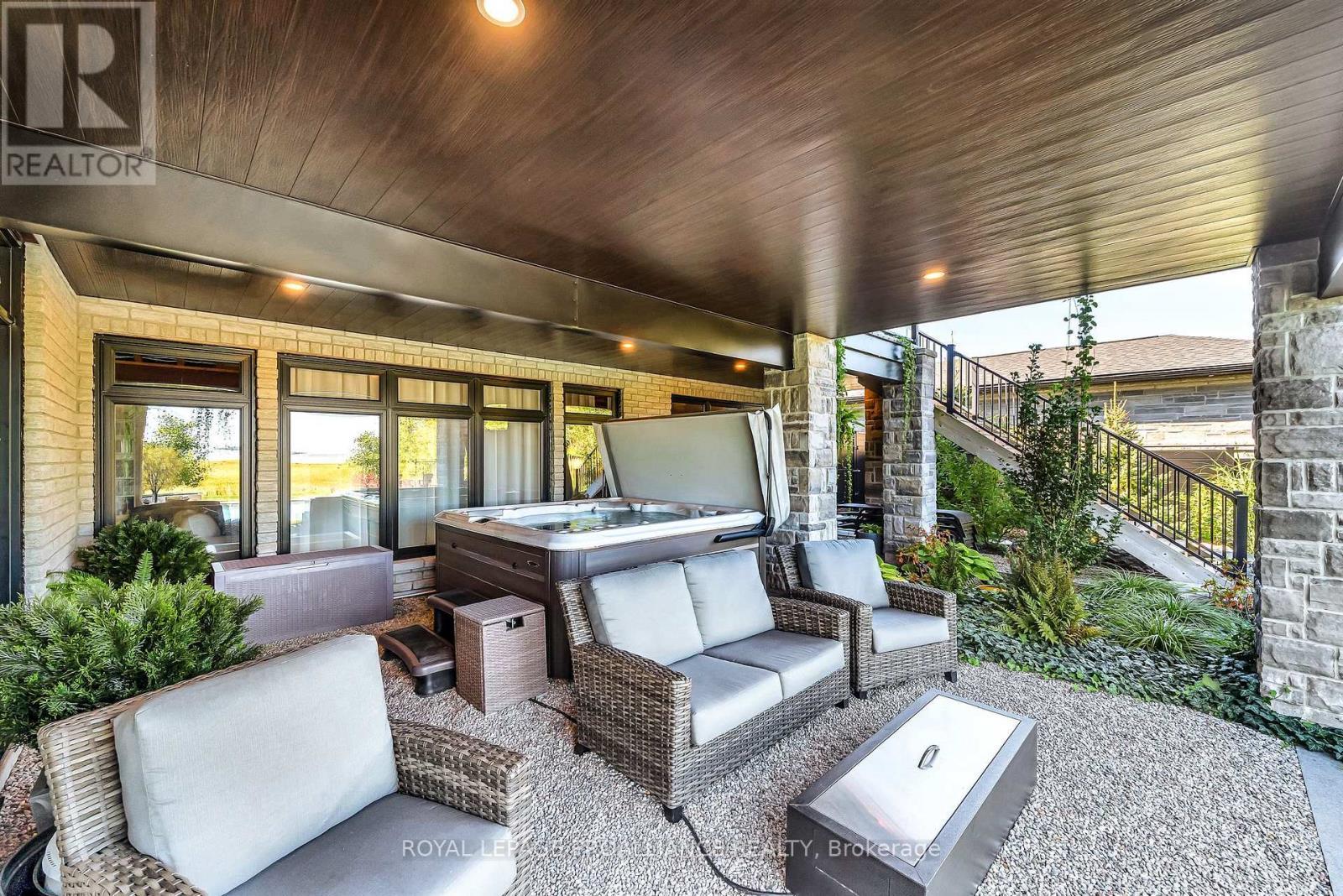 












77 NAVIGATION DRIVE

,
Prince Edward County (Ameliasburg Ward),




Ontario
K8N0G1

