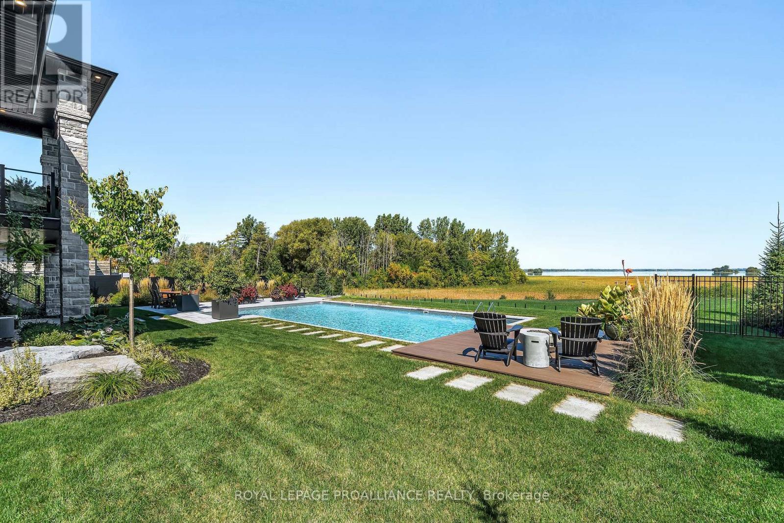 












77 NAVIGATION DRIVE

,
Prince Edward County (Ameliasburg Ward),




Ontario
K8N0G1

