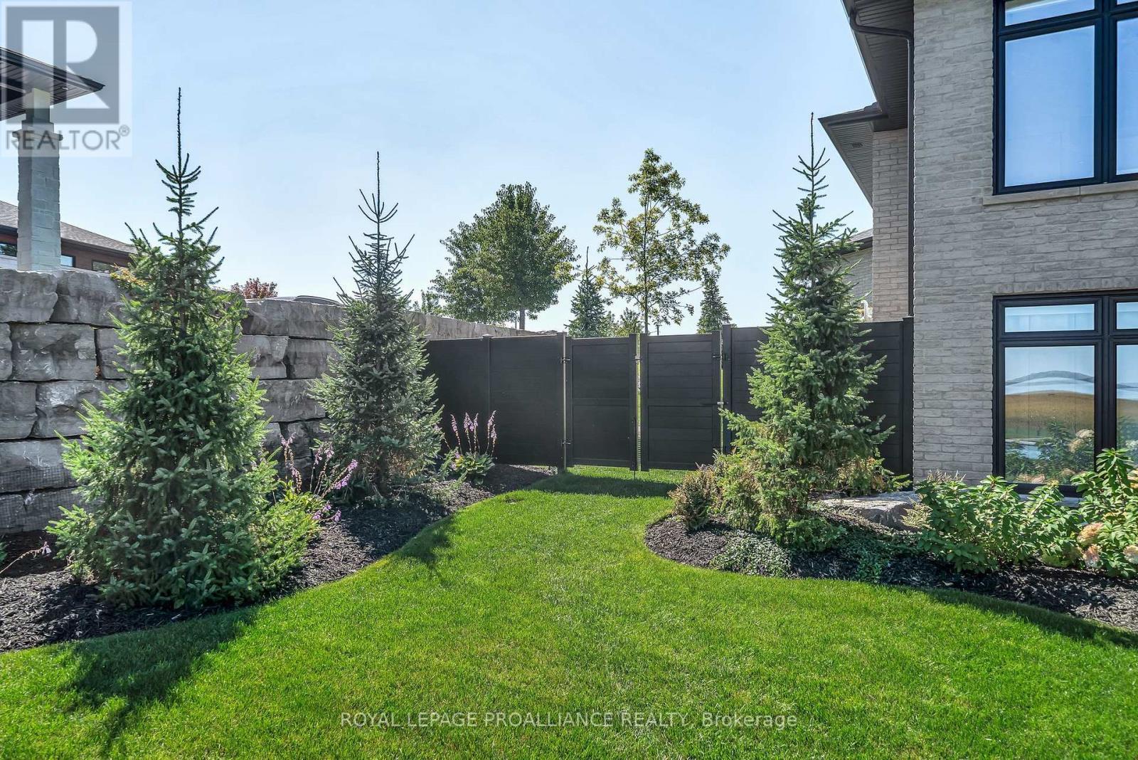 












77 NAVIGATION DRIVE

,
Prince Edward County (Ameliasburg Ward),




Ontario
K8N0G1

