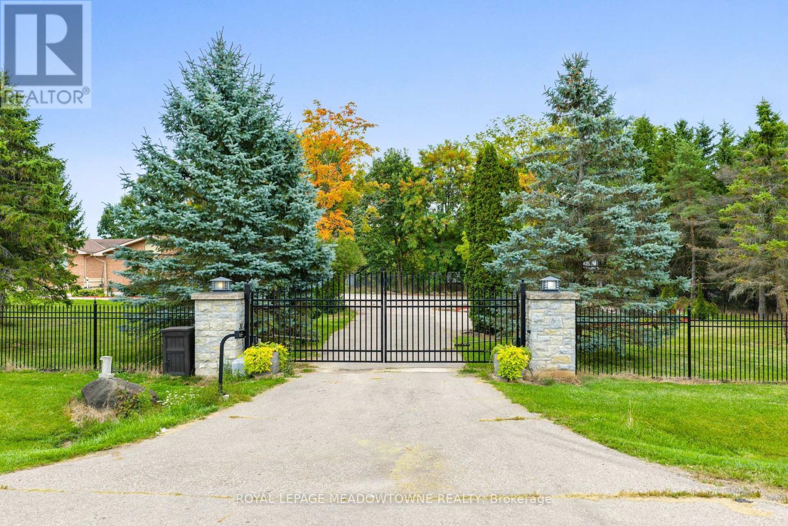 












1 CASSIDY LANE

,
Caledon,




Ontario
L7C1P5

