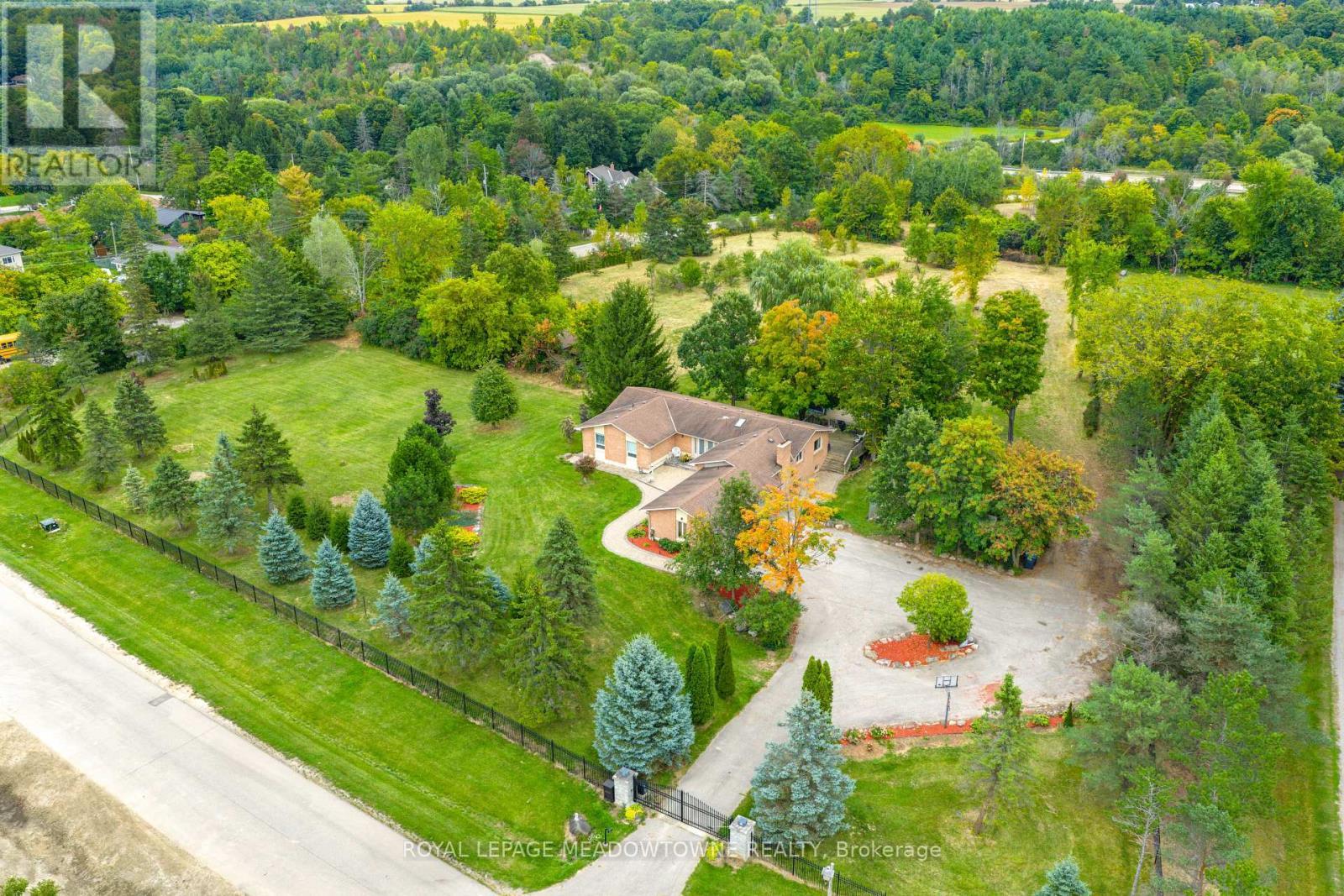 












1 CASSIDY LANE

,
Caledon,




Ontario
L7C1P5

