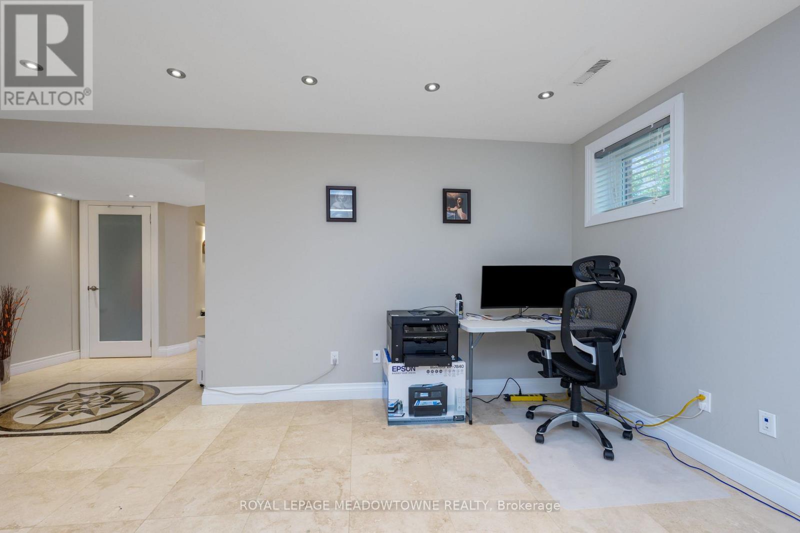 












1 CASSIDY LANE

,
Caledon,




Ontario
L7C1P5

