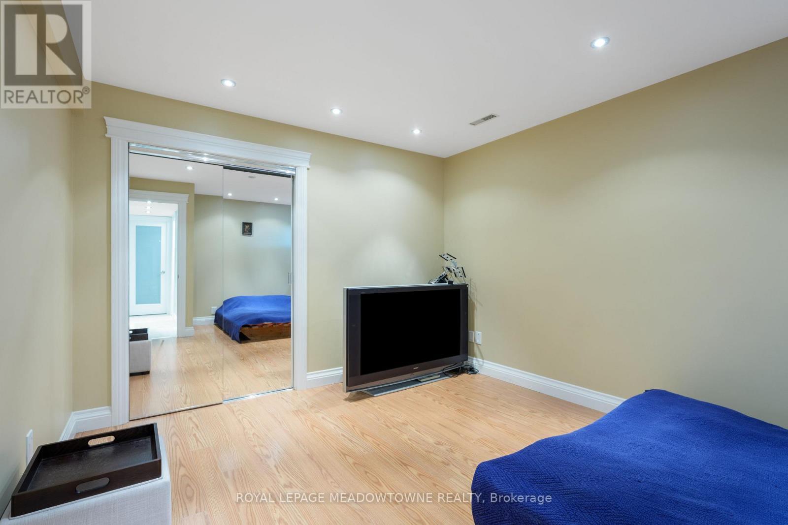 












1 CASSIDY LANE

,
Caledon,




Ontario
L7C1P5

