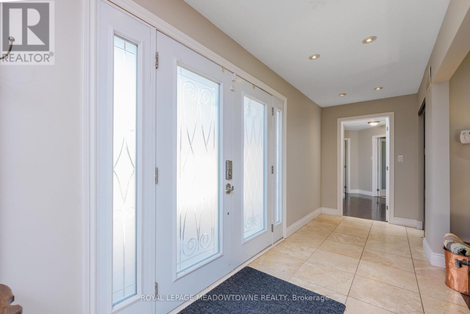 












1 CASSIDY LANE

,
Caledon,




Ontario
L7C1P5

