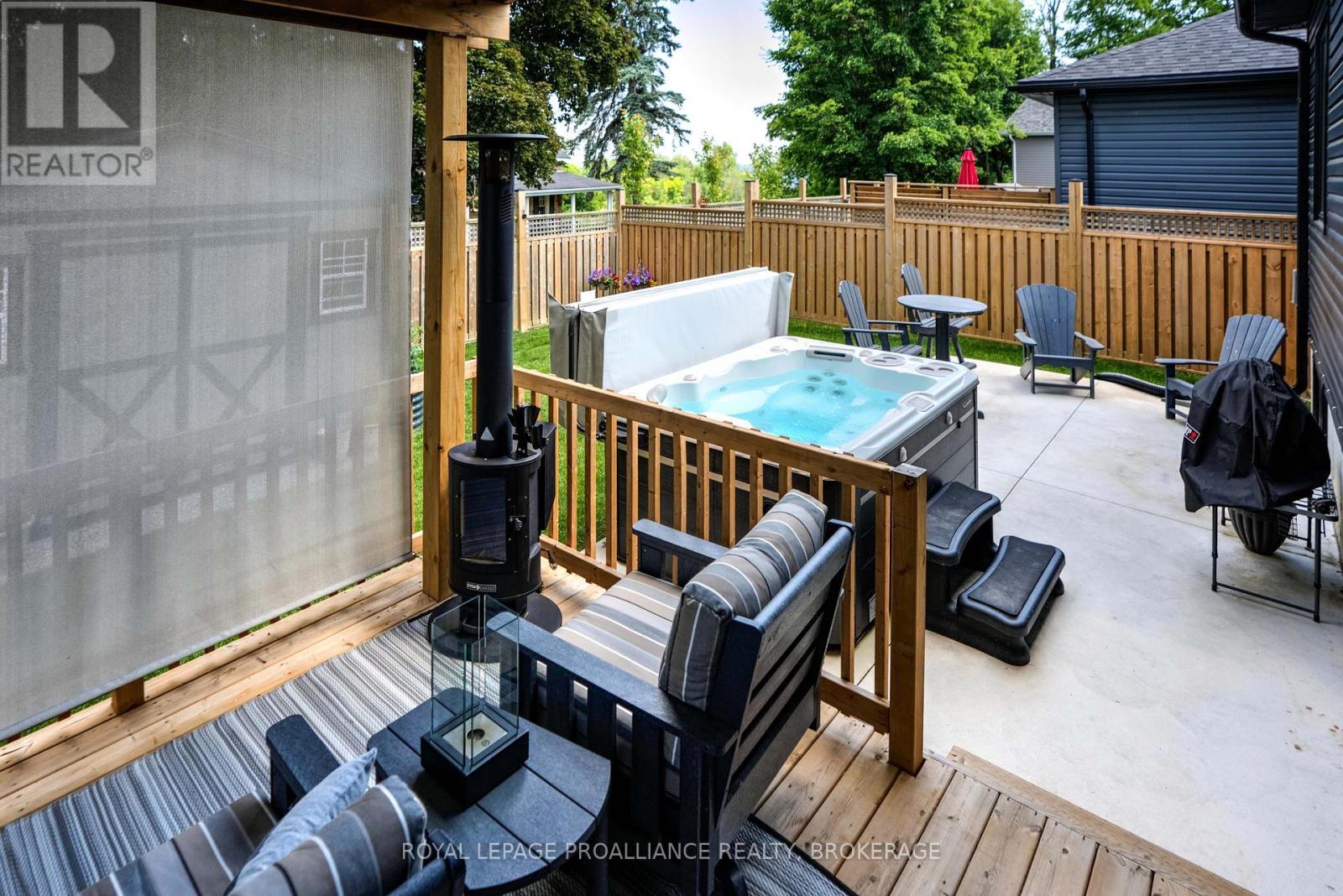 












125 MAPLECROFT COURT

,
Gananoque,




Ontario
K7G0A6

