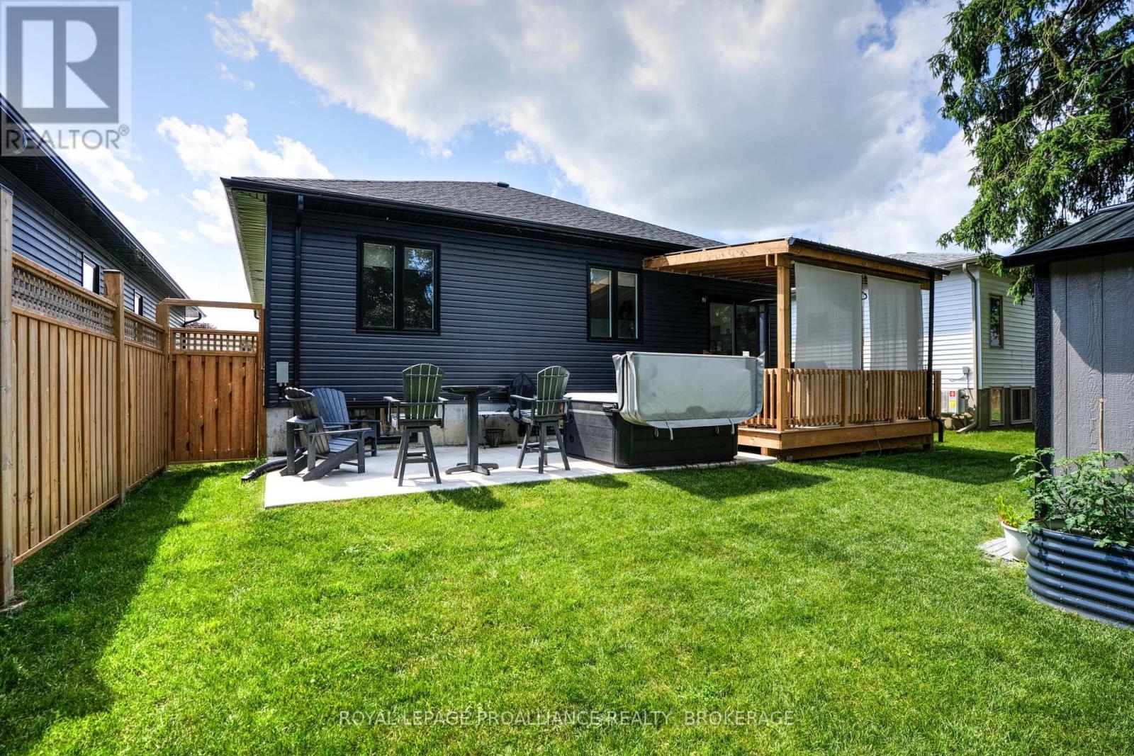 












125 MAPLECROFT COURT

,
Gananoque,




Ontario
K7G0A6

