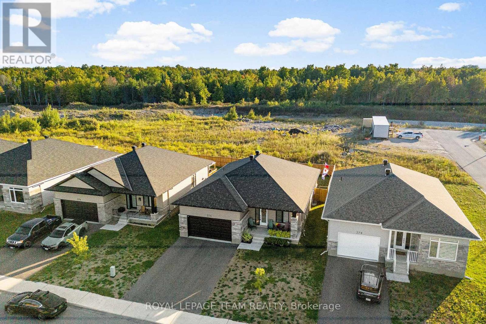 












276 WOOD AVENUE

,
Smiths Falls,




Ontario
K7A5H2

