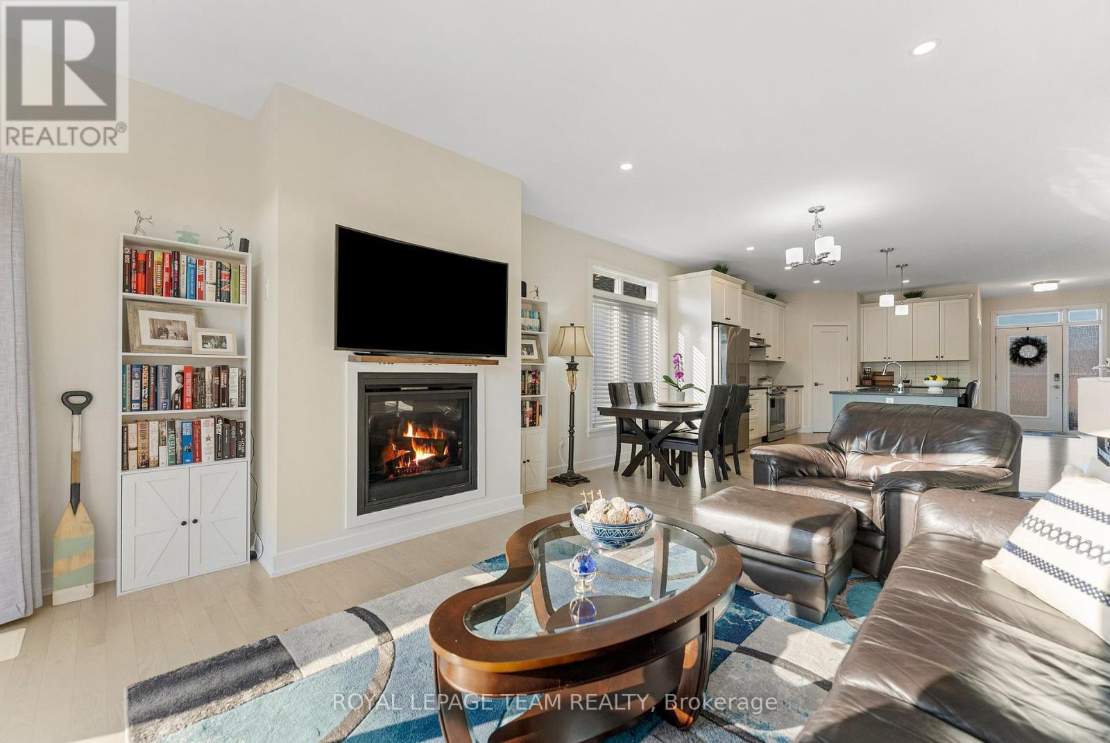 












276 WOOD AVENUE

,
Smiths Falls,




Ontario
K7A5H2

