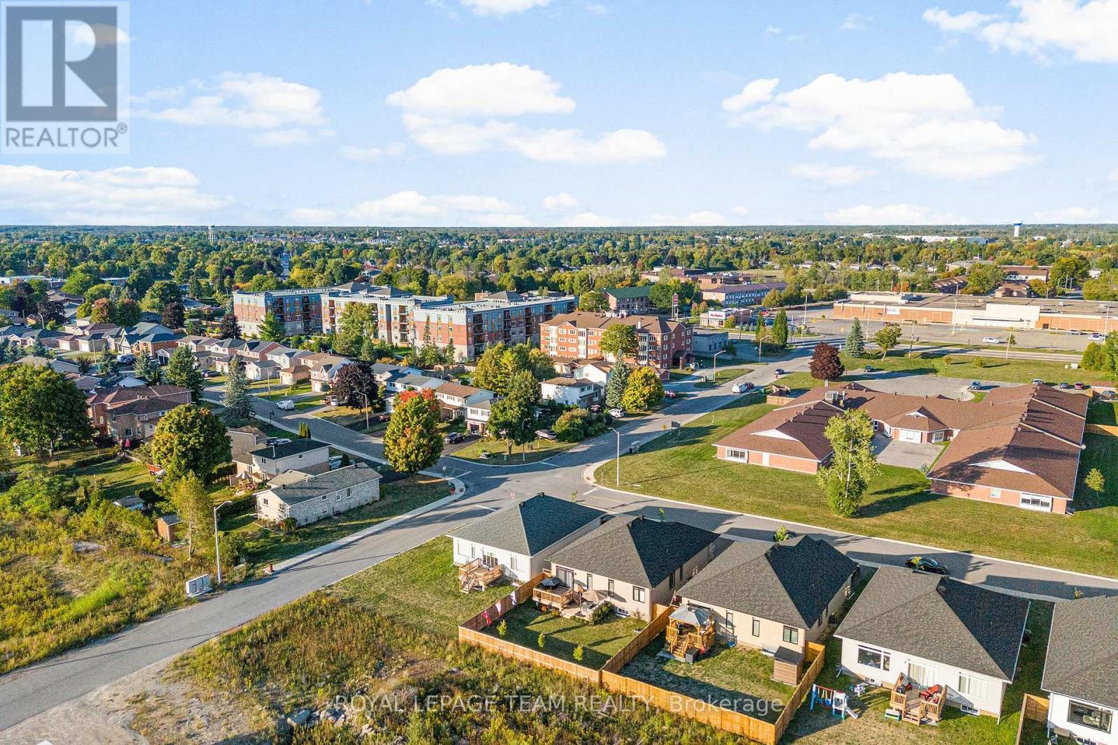 












276 WOOD AVENUE

,
Smiths Falls,




Ontario
K7A5H2

