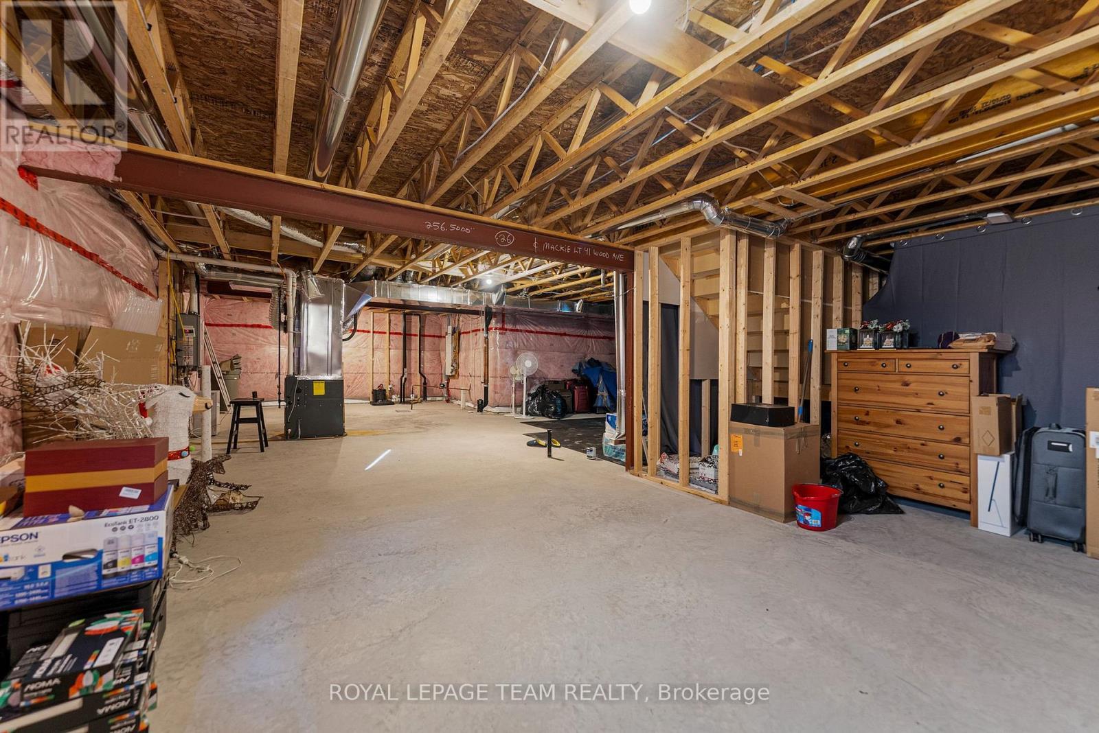












276 WOOD AVENUE

,
Smiths Falls,




Ontario
K7A5H2

