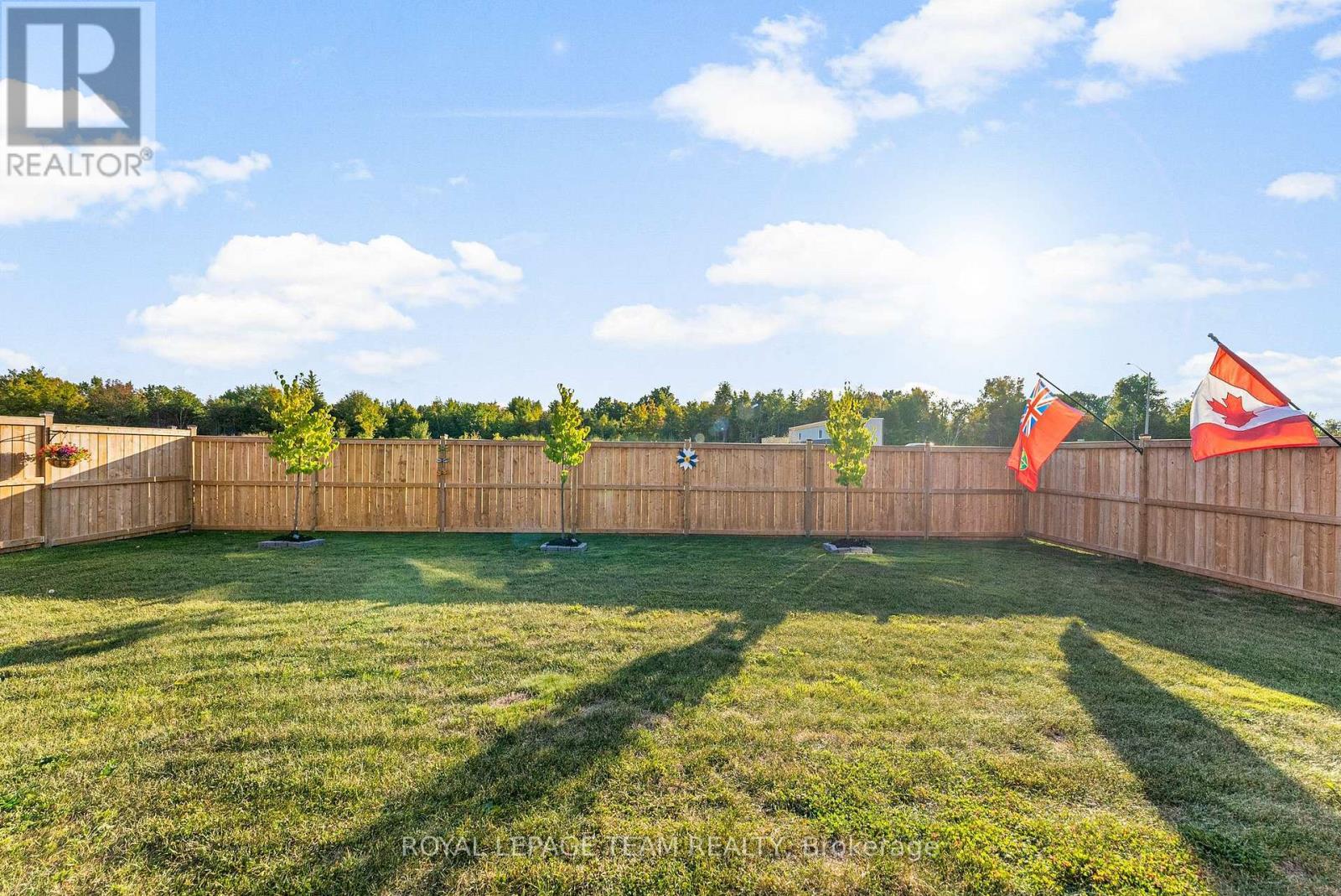 












276 WOOD AVENUE

,
Smiths Falls,




Ontario
K7A5H2


