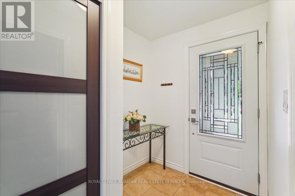 












510 FENWICK PLACE

,
Burlington,




Ontario
L7N2W8

