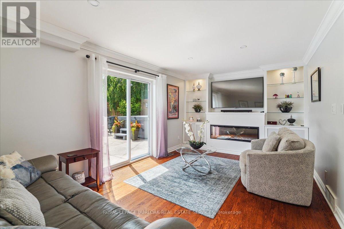 












510 FENWICK PLACE

,
Burlington,




Ontario
L7N2W8

