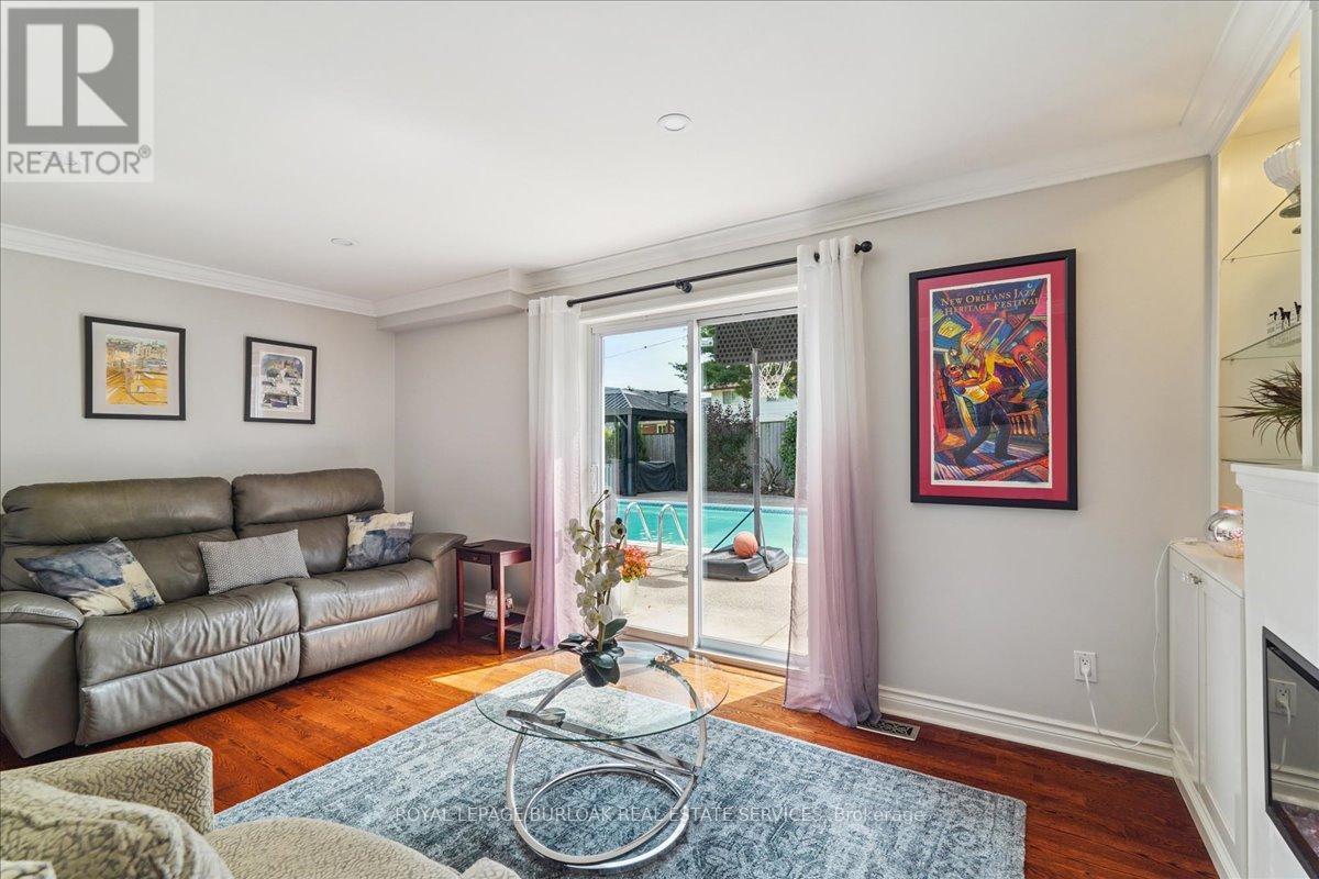 












510 FENWICK PLACE

,
Burlington,




Ontario
L7N2W8

