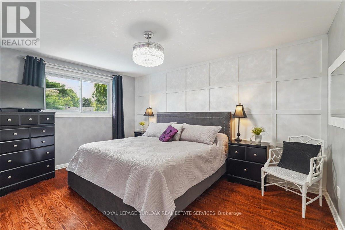 












510 FENWICK PLACE

,
Burlington,




Ontario
L7N2W8

