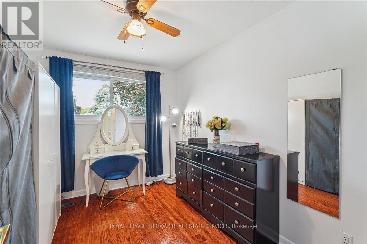 












510 FENWICK PLACE

,
Burlington,




Ontario
L7N2W8

