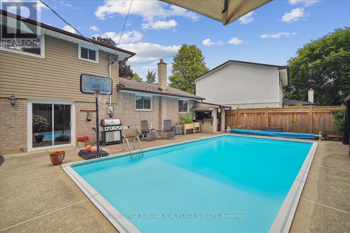 












510 FENWICK PLACE

,
Burlington,




Ontario
L7N2W8

