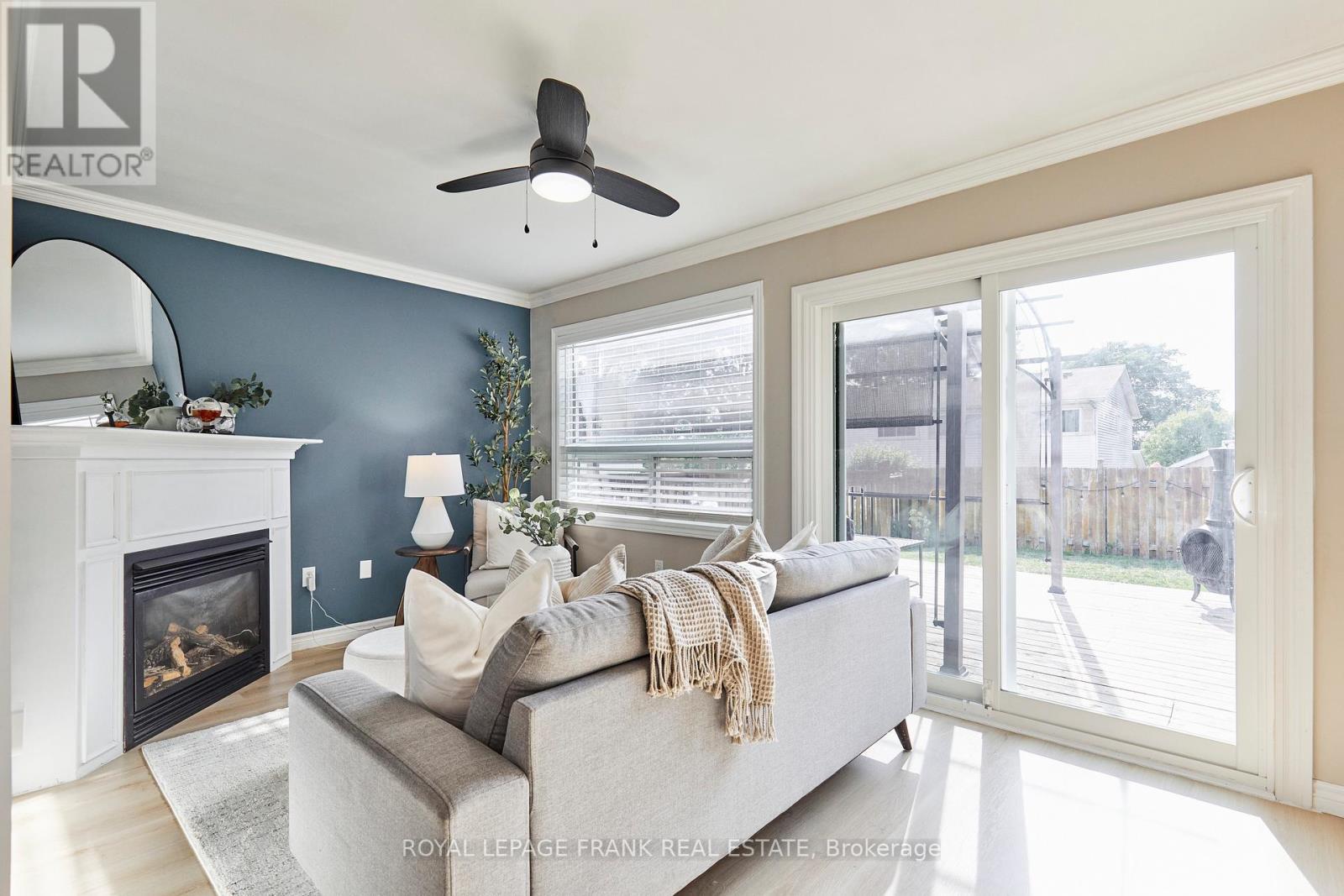 












24 ROSER CRESCENT

,
Clarington (Bowmanville),




Ontario
L1C3N6


