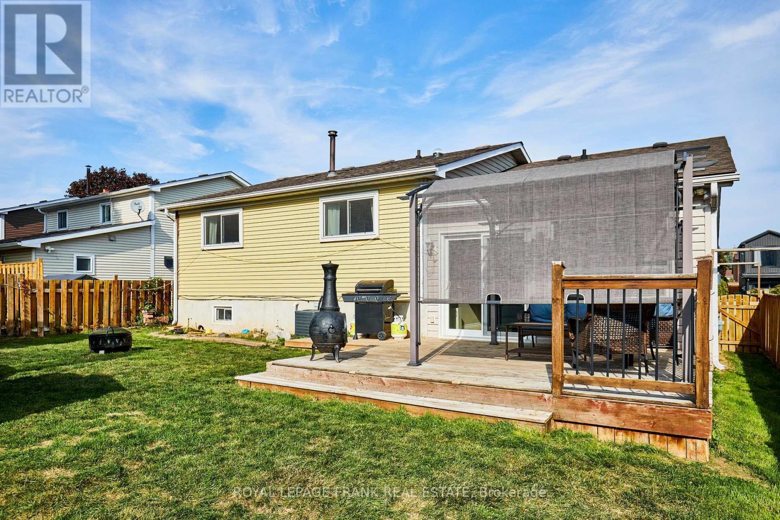












24 ROSER CRESCENT

,
Clarington (Bowmanville),




Ontario
L1C3N6

