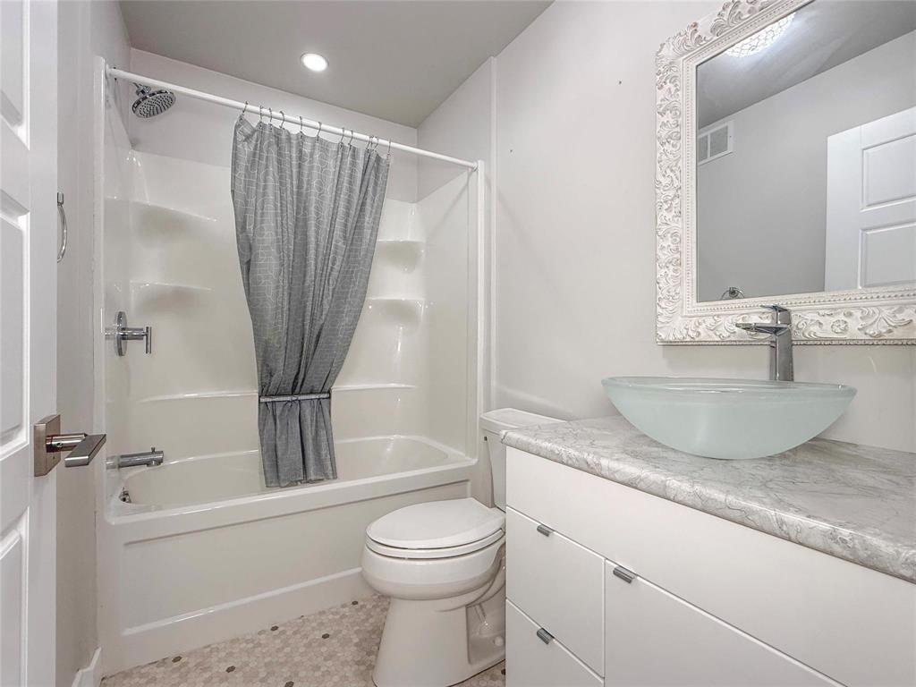 












43 Cobalt Crescent

,
Brandon,




Manitoba
R7A7W5

