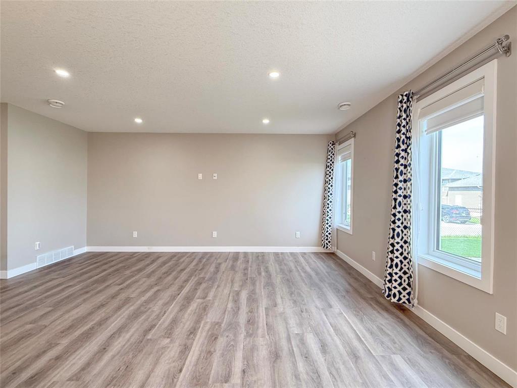 












43 Cobalt Crescent

,
Brandon,




Manitoba
R7A7W5

