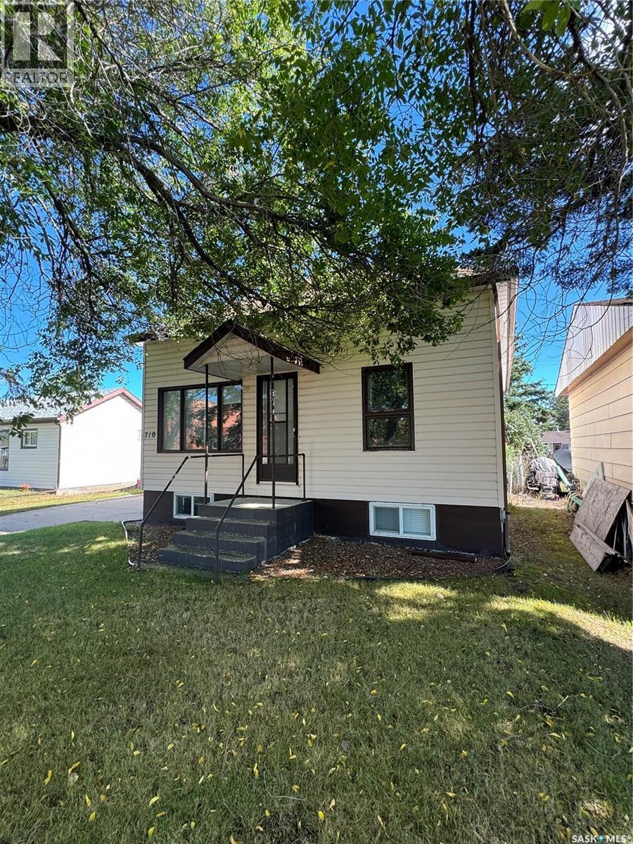 












710 Prince STREET

,
Hudson Bay,




Saskatchewan
S0E0Y0

