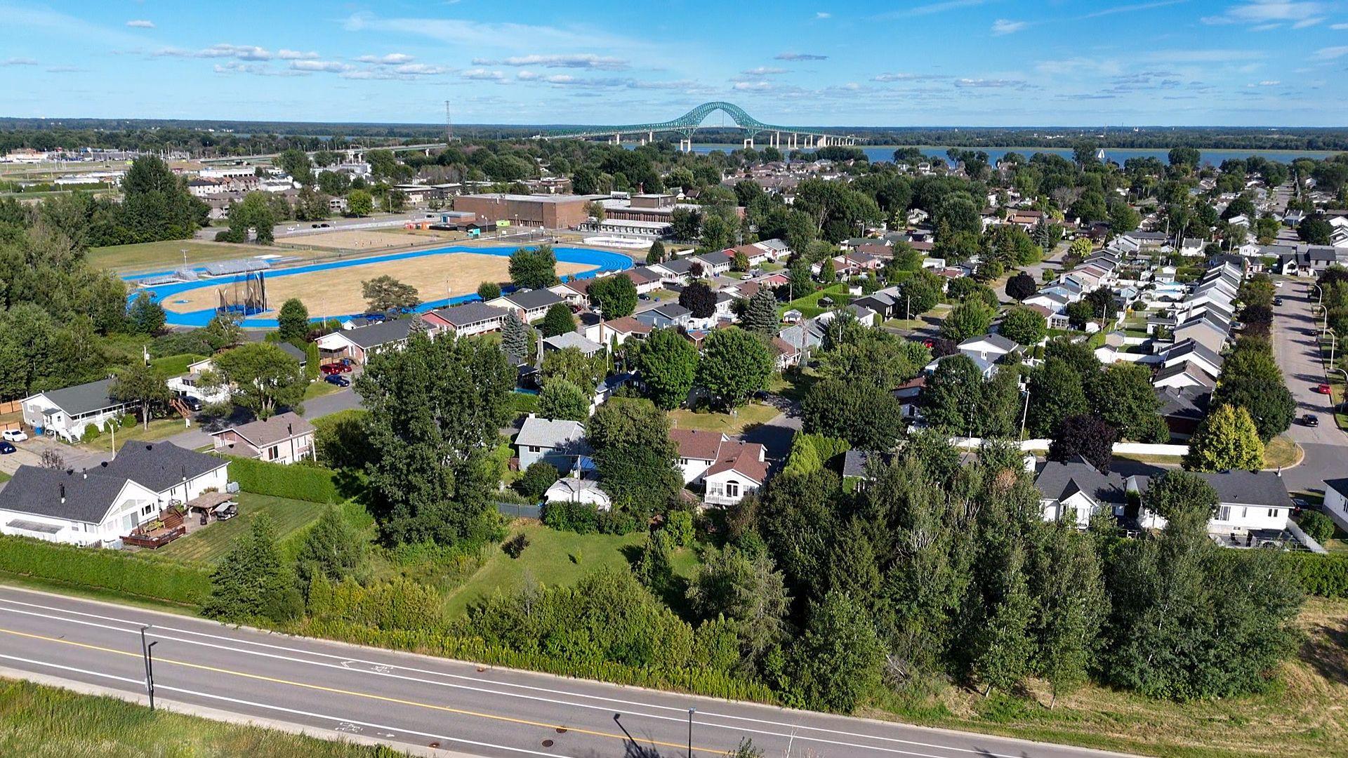 












Boul. des Athlètes

,
Trois-Rivières,







QC
G9B0E1

