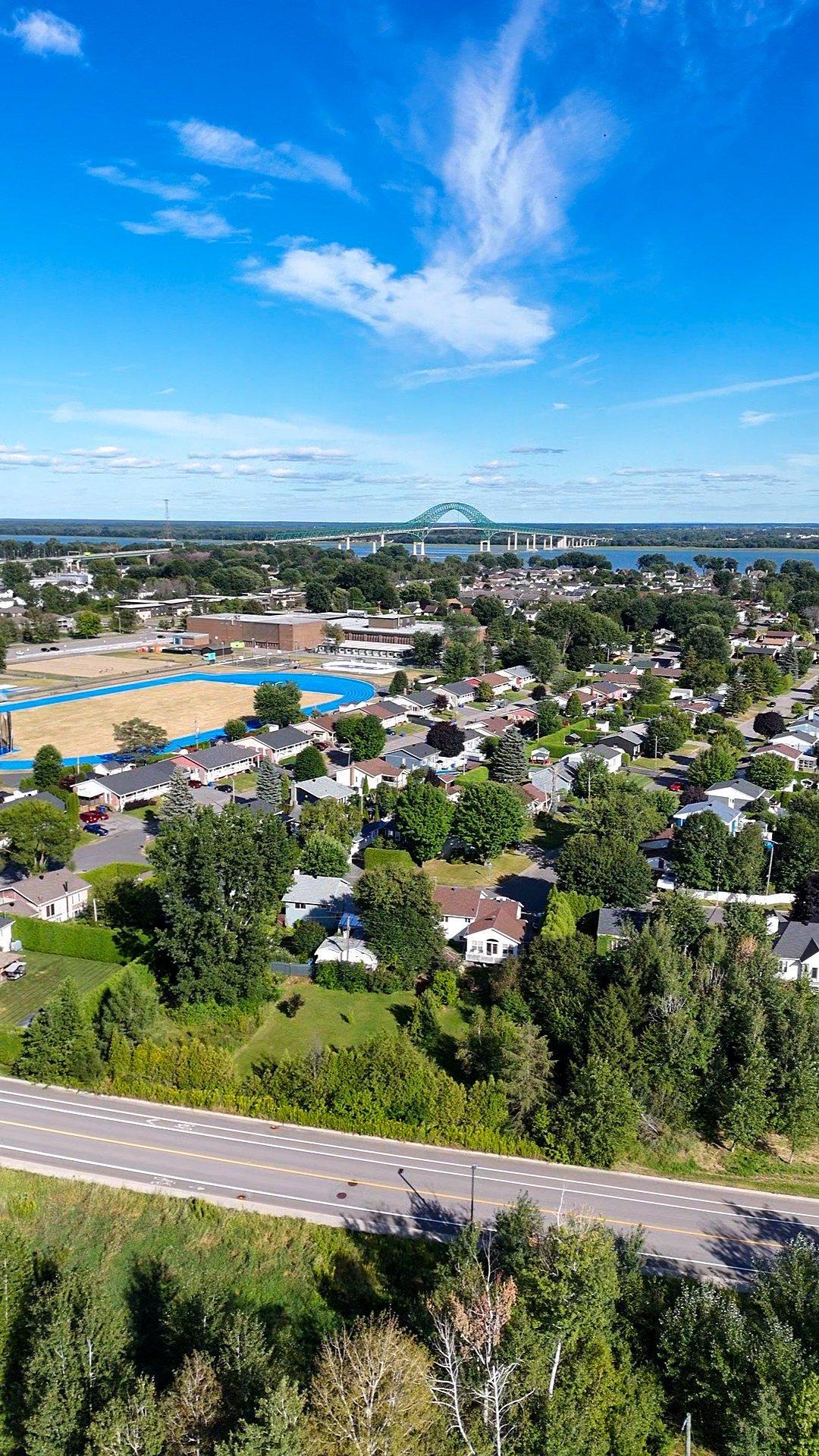 












Boul. des Athlètes

,
Trois-Rivières,







QC
G9B0E1

