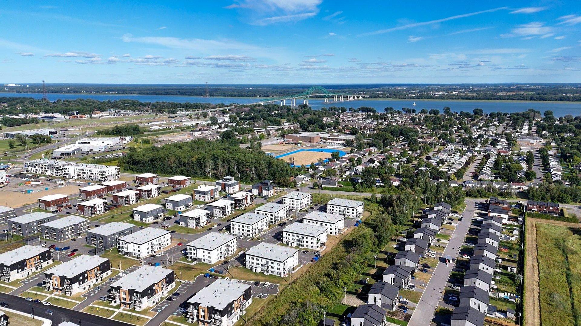 












Boul. des Athlètes

,
Trois-Rivières,







QC
G9B0E1

