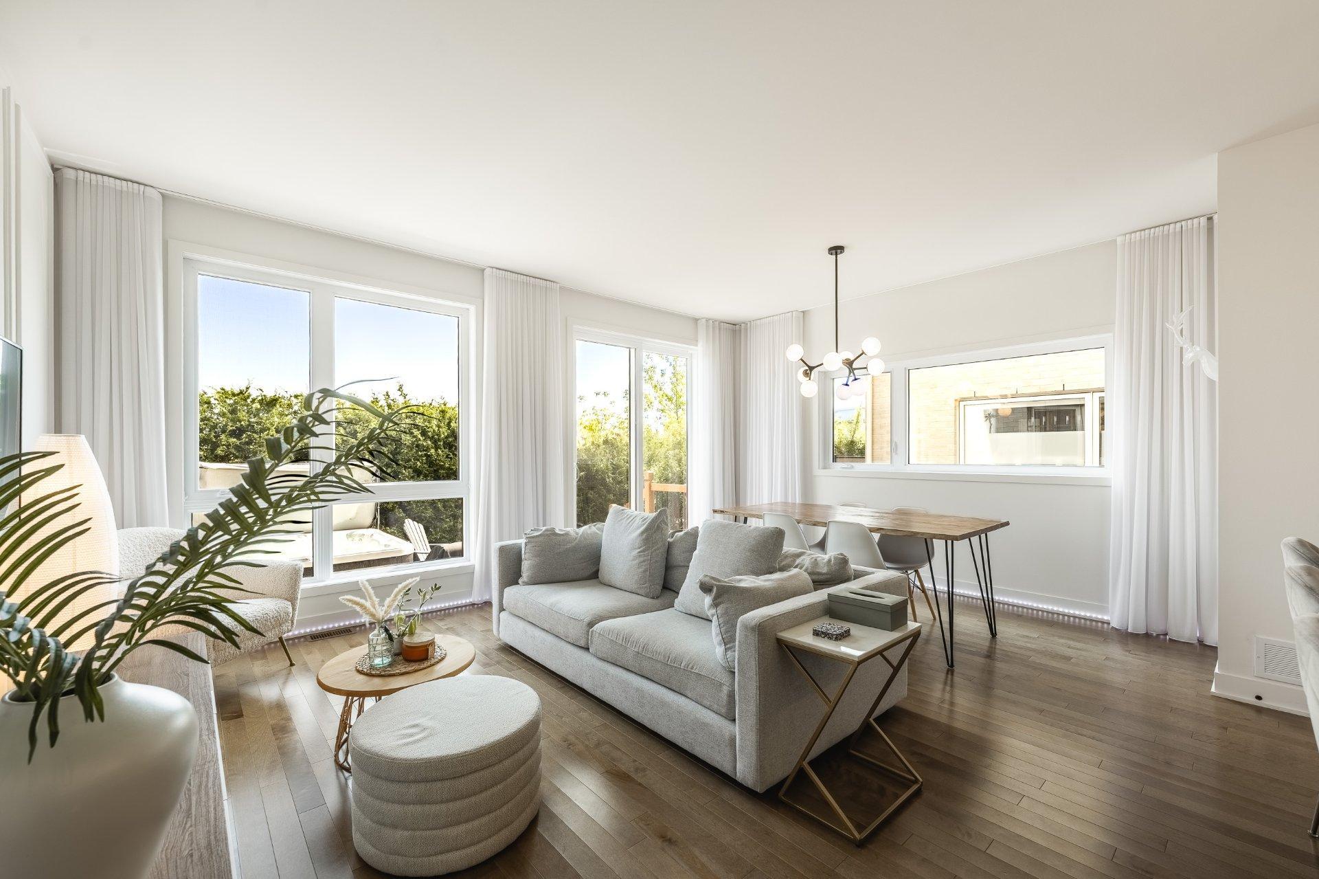 









40Z


Place Boulay

,
Saint-Basile-le-Grand,




QC
J3N0C6

