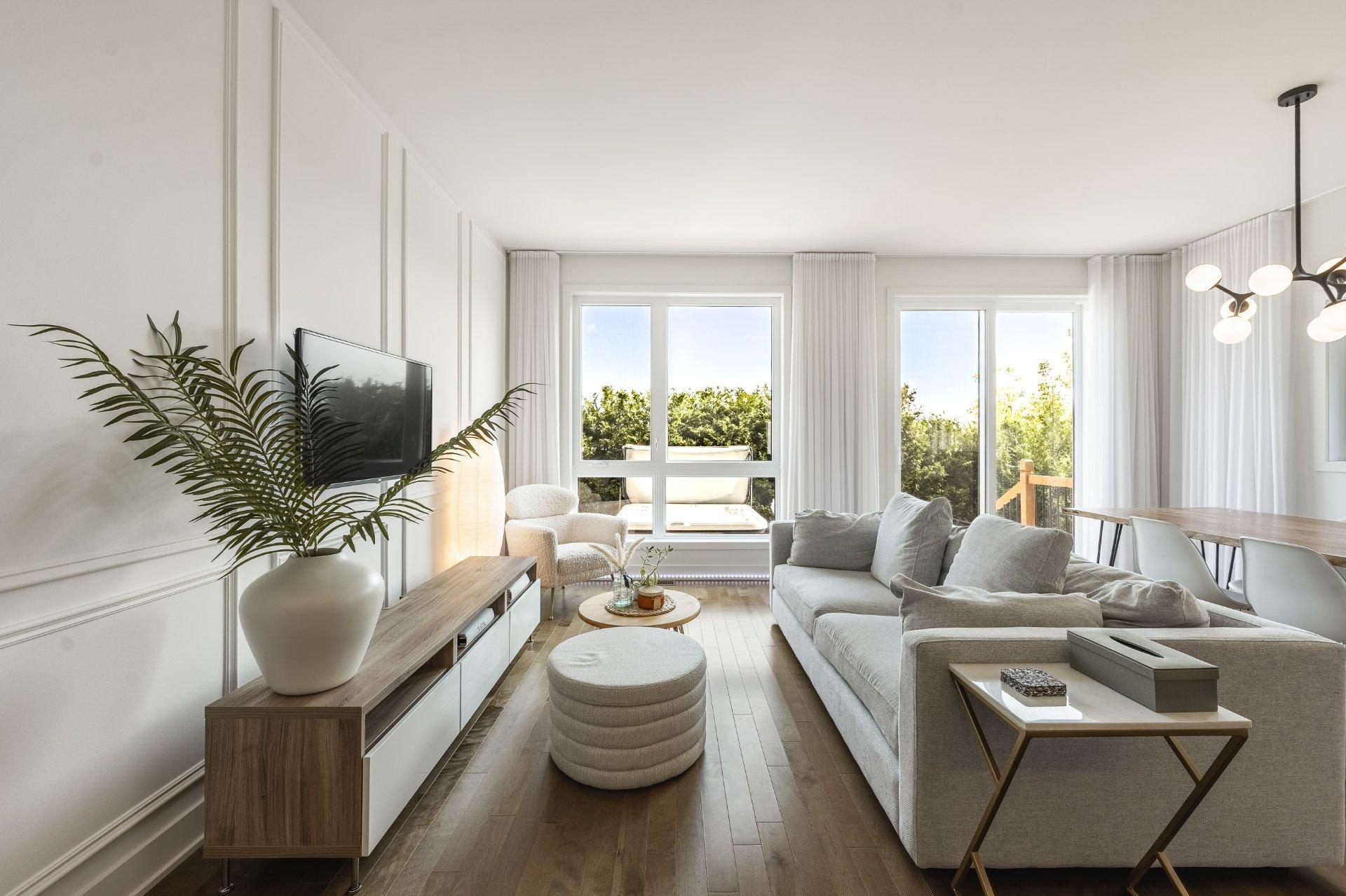 









40Z


Place Boulay

,
Saint-Basile-le-Grand,




QC
J3N0C6

