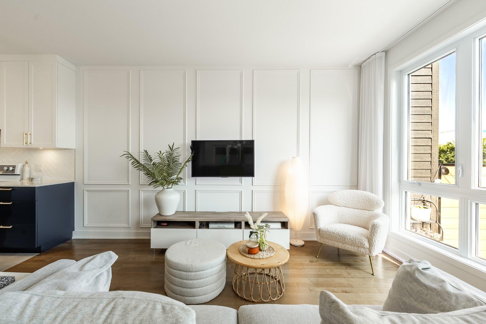 









40Z


Place Boulay

,
Saint-Basile-le-Grand,




QC
J3N0C6

