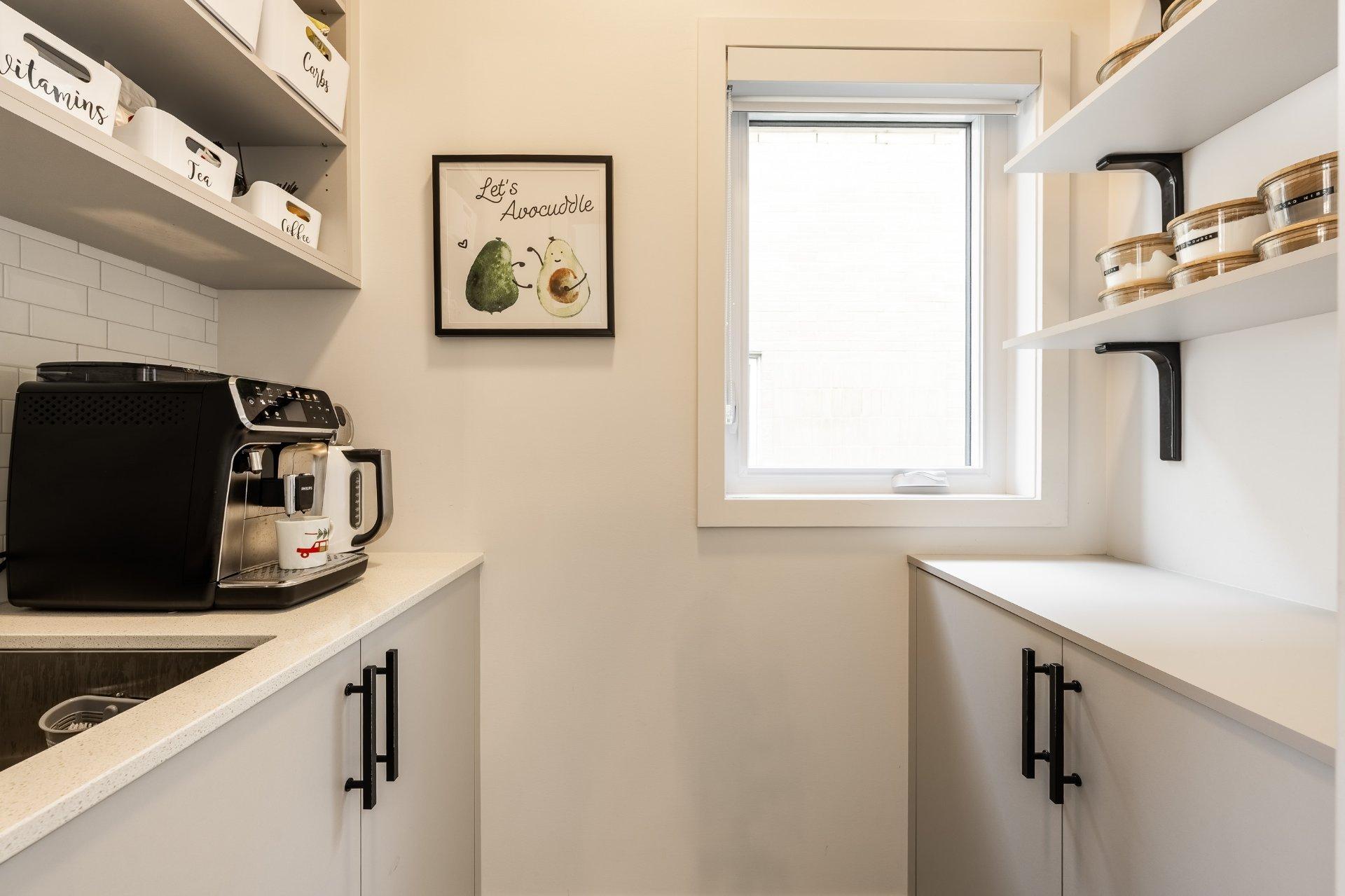 









40Z


Place Boulay

,
Saint-Basile-le-Grand,




QC
J3N0C6

