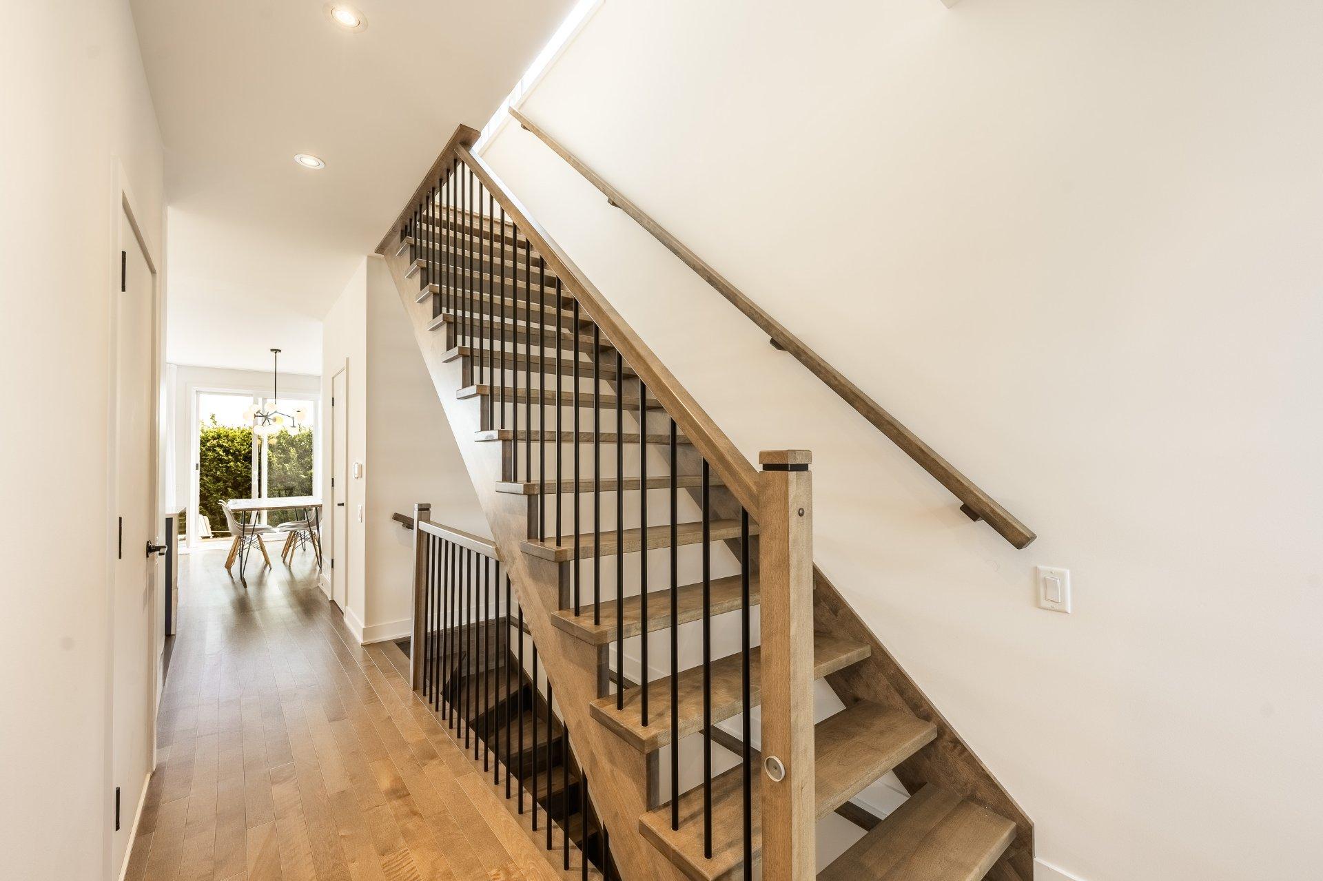 









40Z


Place Boulay

,
Saint-Basile-le-Grand,




QC
J3N0C6

