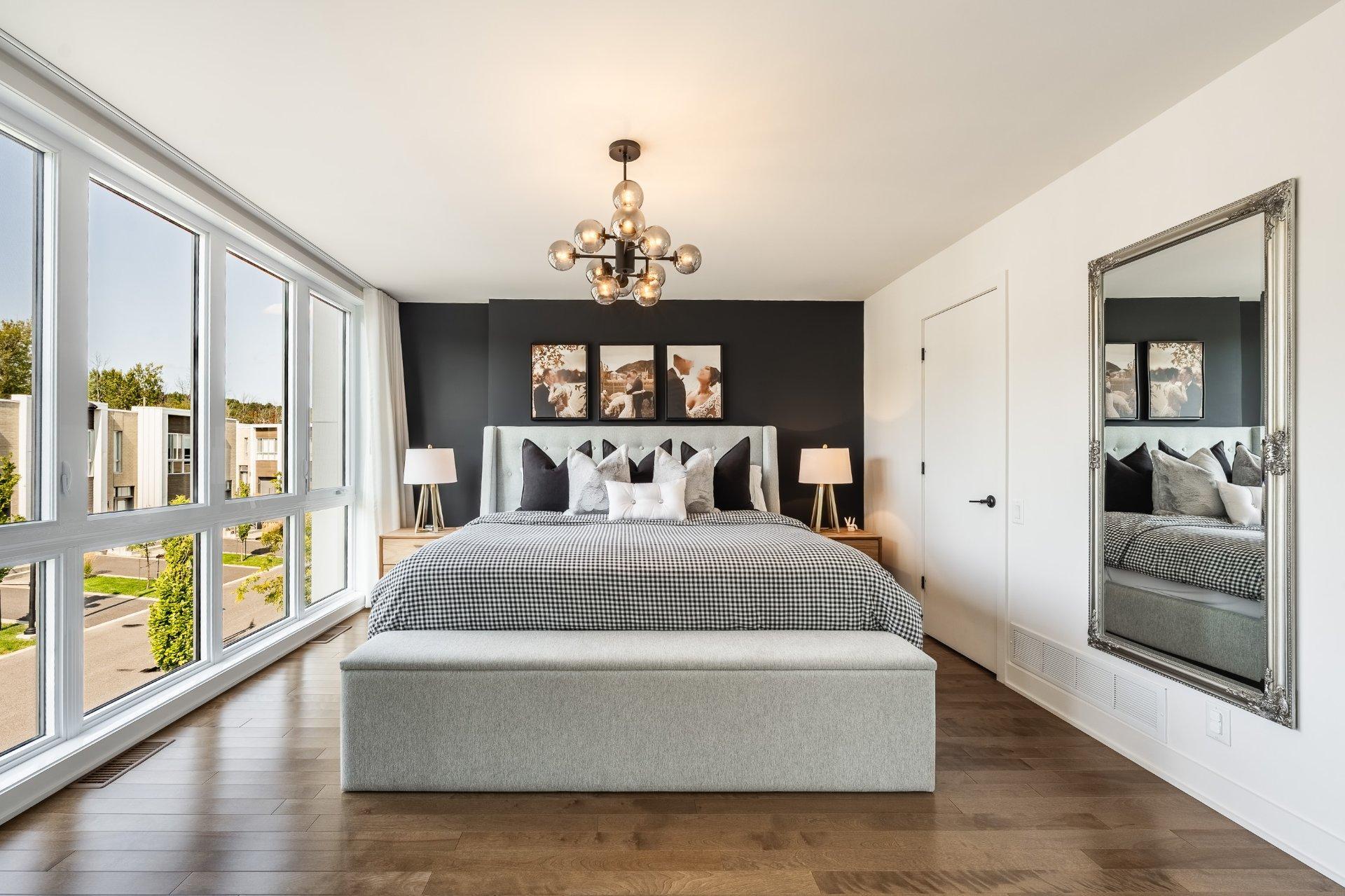 









40Z


Place Boulay

,
Saint-Basile-le-Grand,




QC
J3N0C6

