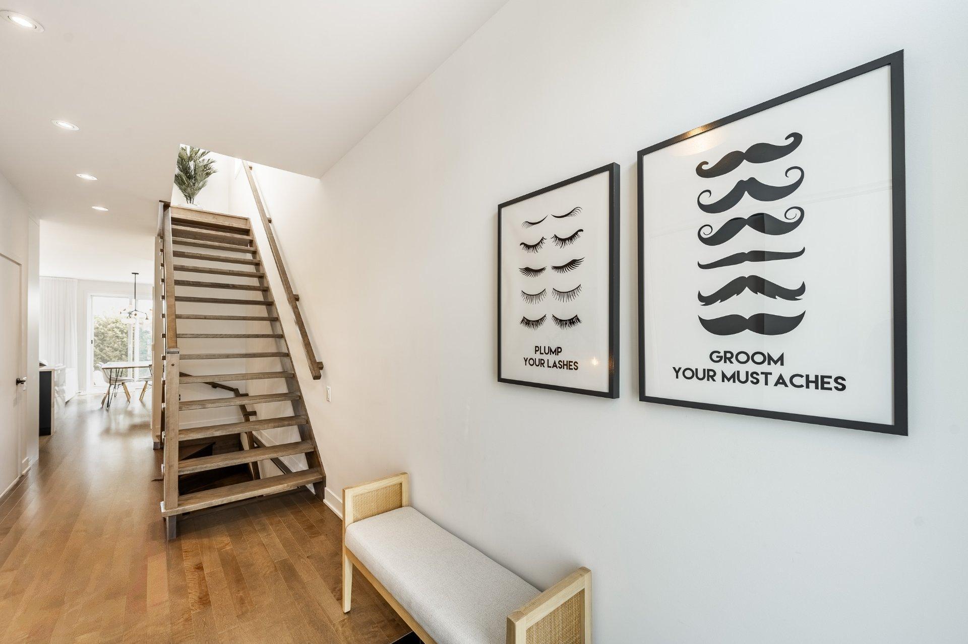 









40Z


Place Boulay

,
Saint-Basile-le-Grand,




QC
J3N0C6

