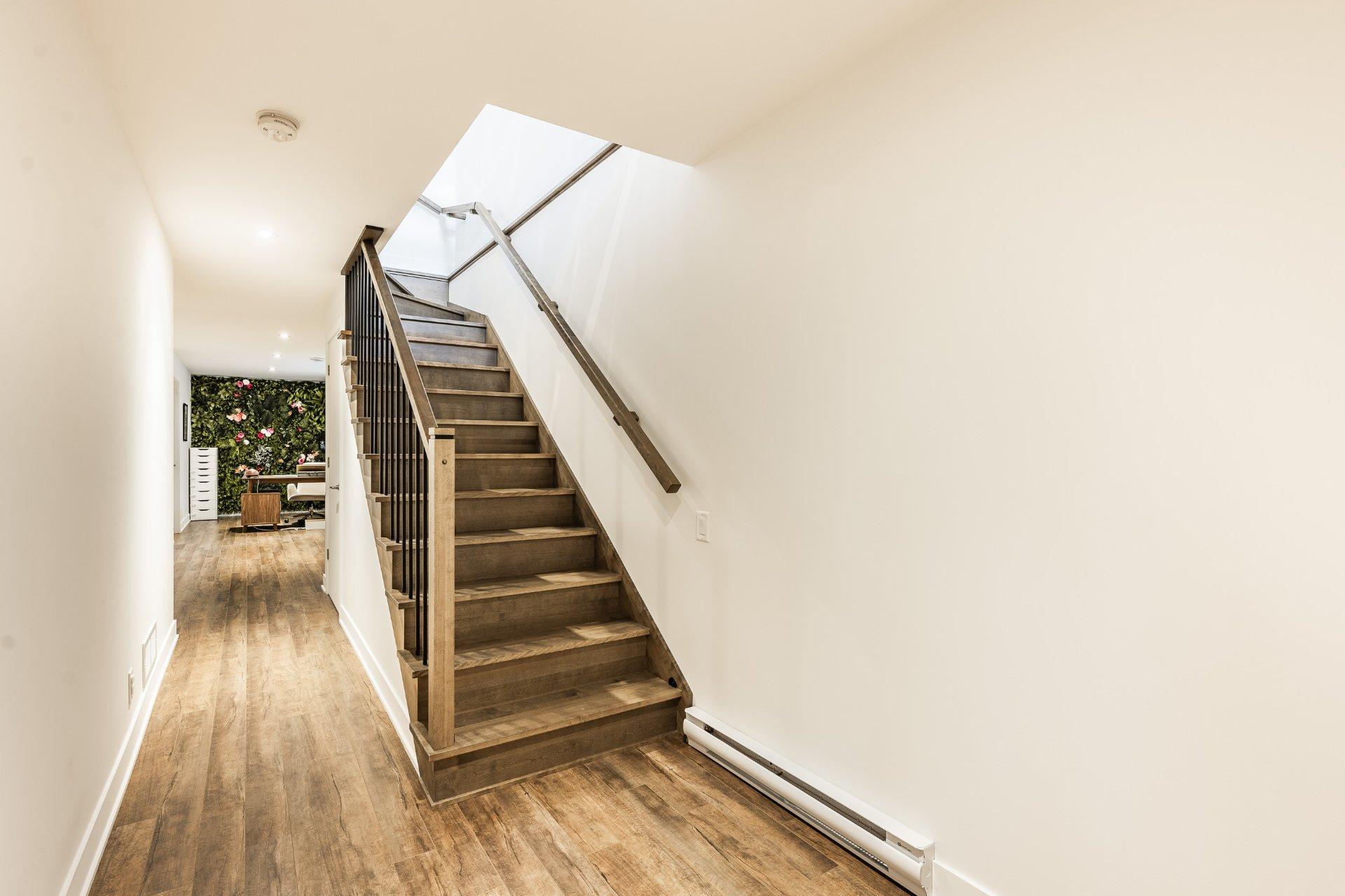 









40Z


Place Boulay

,
Saint-Basile-le-Grand,




QC
J3N0C6

