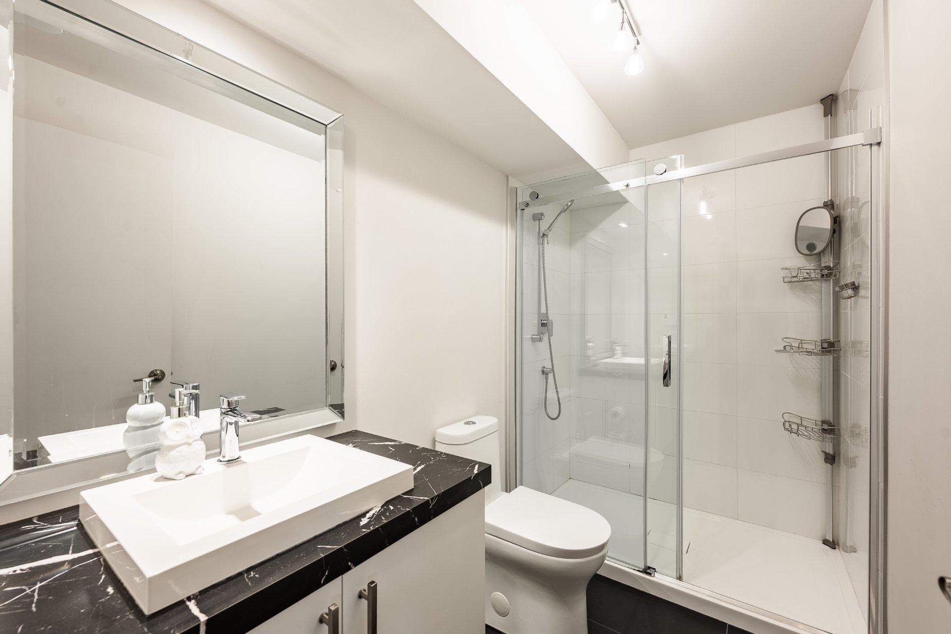 









40Z


Place Boulay

,
Saint-Basile-le-Grand,




QC
J3N0C6

