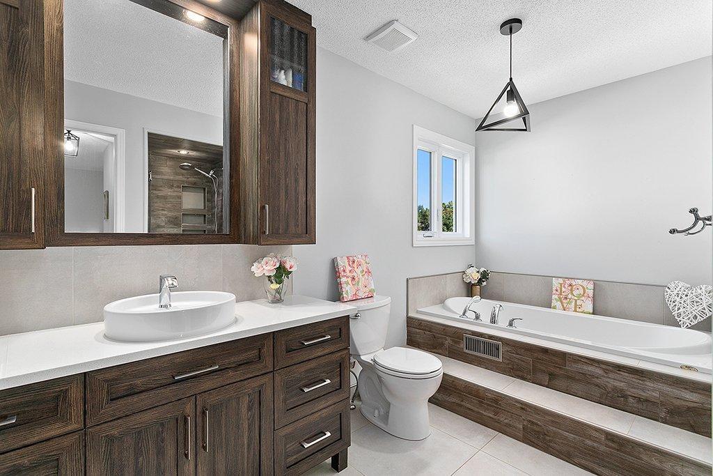 









305


Rue Alfred-Léon

,
Gatineau (Aylmer),




QC
J0X2X1

