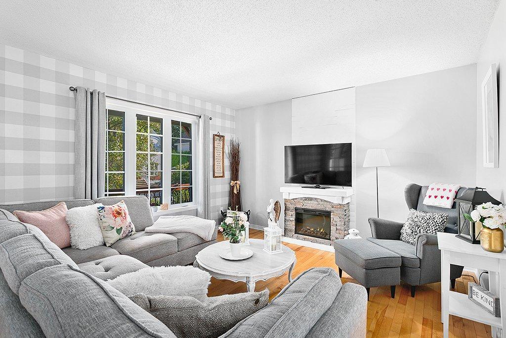









305


Rue Alfred-Léon

,
Gatineau (Aylmer),




QC
J0X2X1

