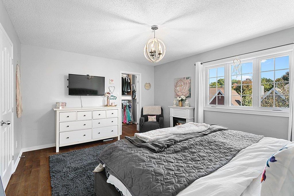 









305


Rue Alfred-Léon

,
Gatineau (Aylmer),




QC
J0X2X1

