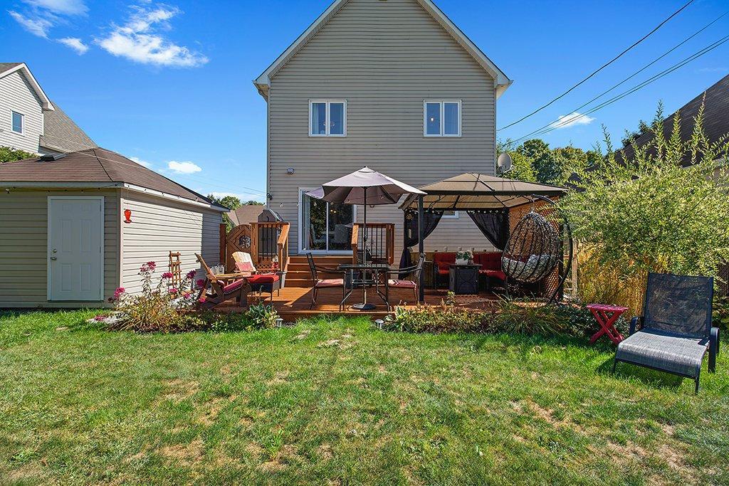 









305


Rue Alfred-Léon

,
Gatineau (Aylmer),




QC
J0X2X1

