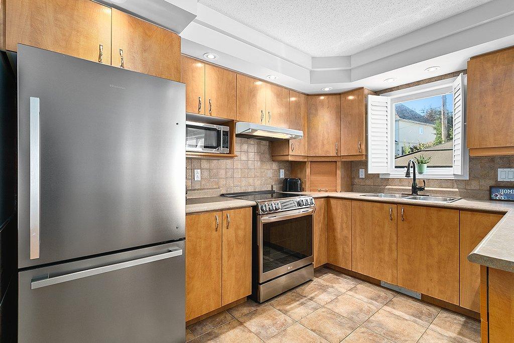 









305


Rue Alfred-Léon

,
Gatineau (Aylmer),




QC
J0X2X1

