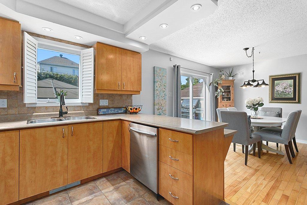 









305


Rue Alfred-Léon

,
Gatineau (Aylmer),




QC
J0X2X1

