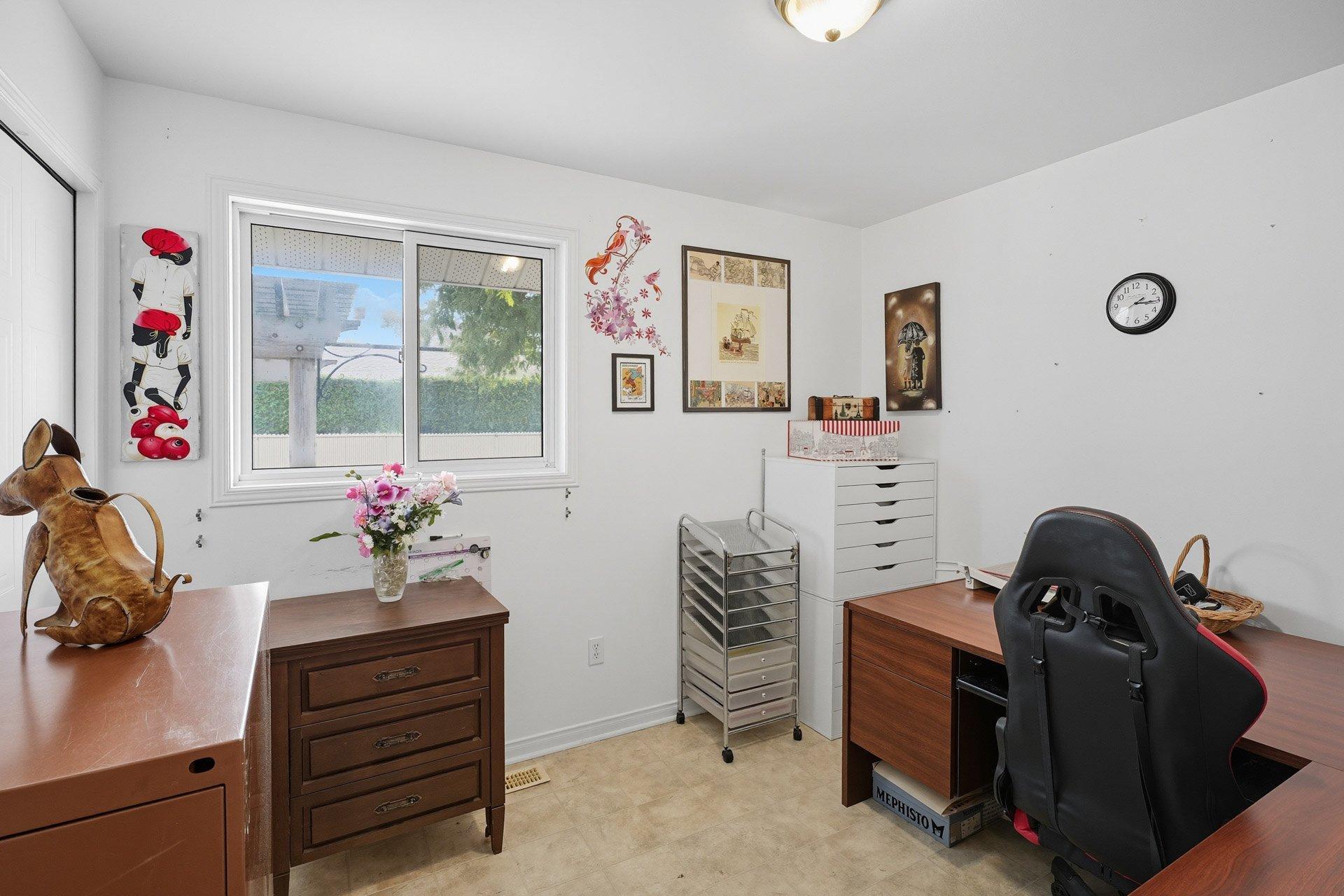 









1154


Rue de Neuville

,
Gatineau (Masson-Angers),




QC
J8M2C2

