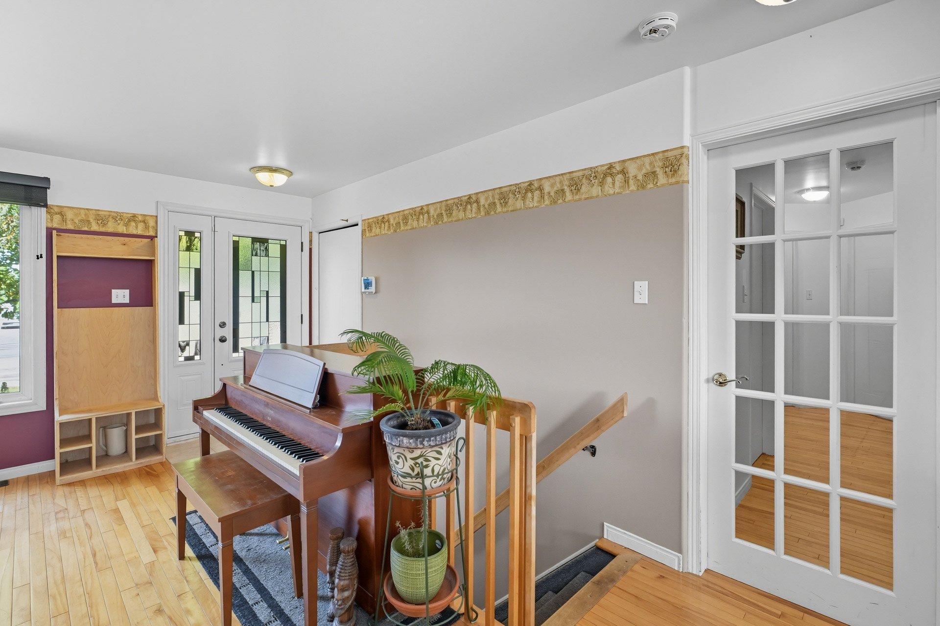









1154


Rue de Neuville

,
Gatineau (Masson-Angers),




QC
J8M2C2

