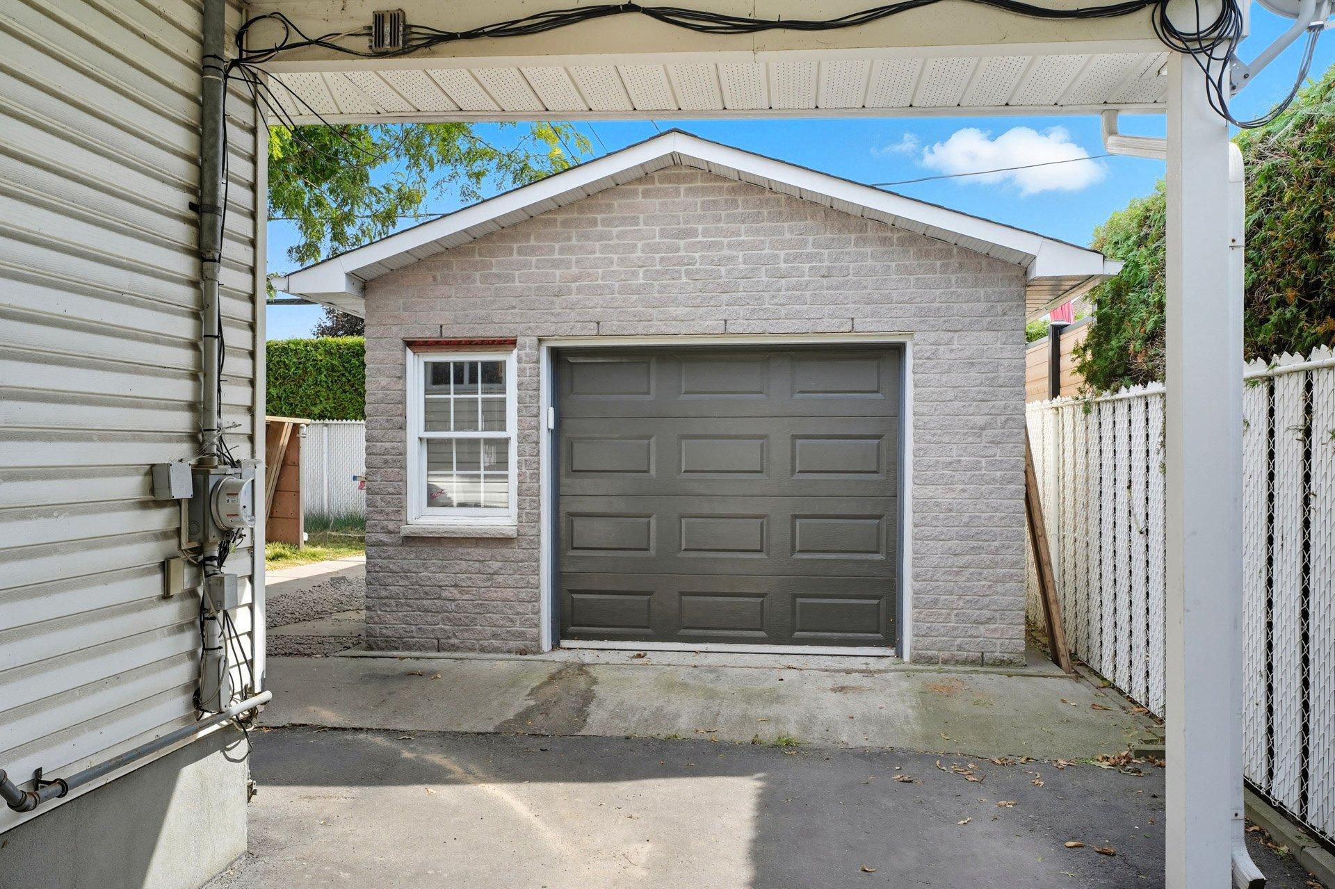 









1154


Rue de Neuville

,
Gatineau (Masson-Angers),




QC
J8M2C2

