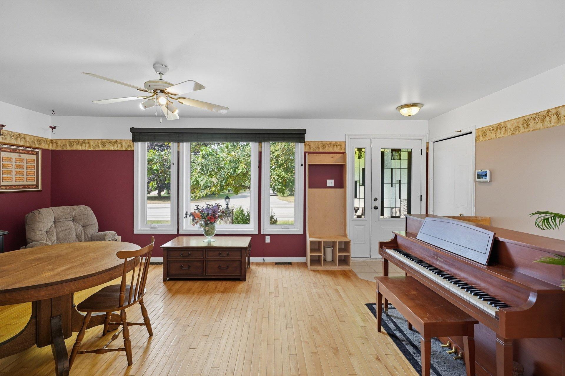 









1154


Rue de Neuville

,
Gatineau (Masson-Angers),




QC
J8M2C2

