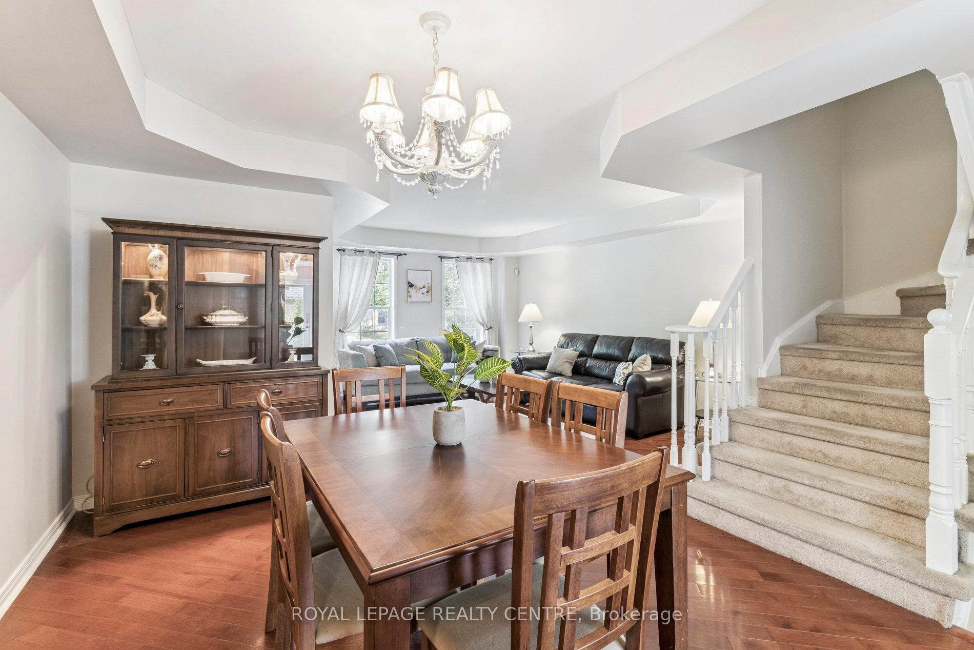 









90


Georgian

Drive,
Oakville,




ON
L6H 6V1

